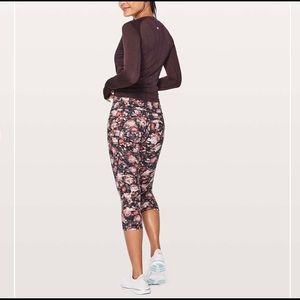 Lululemon Fast & Free Crop II Nulux 19"
Peony Multi